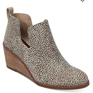 Toms Beige and Black Ankle Booties